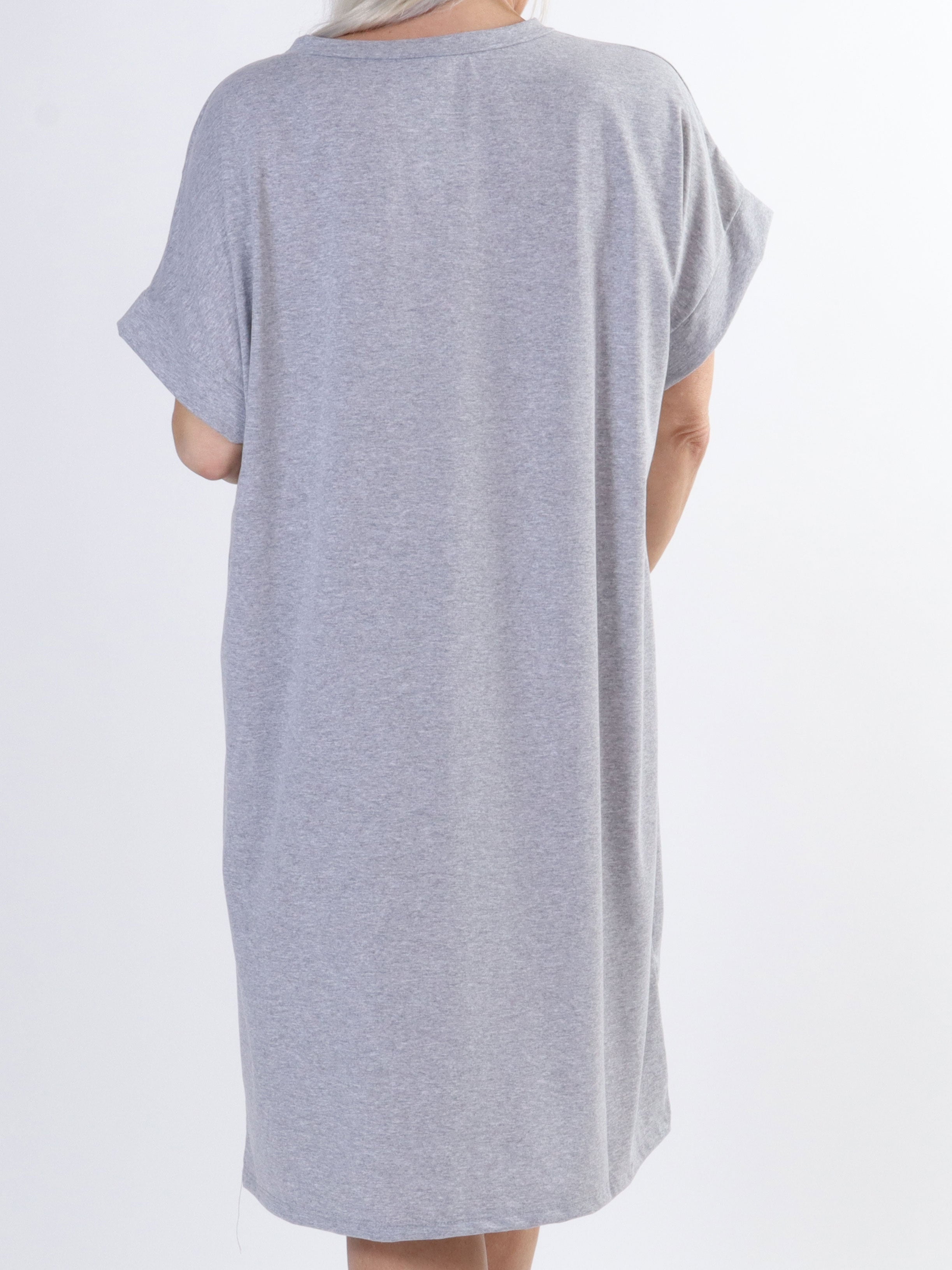 Virginia - Blød plus size t-shirt kjole med motiv